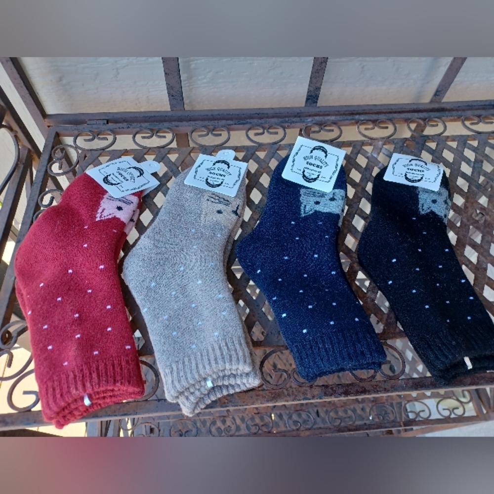 Youth/ kids wool cat socks - 4 pack (red, taupe, navy, black)